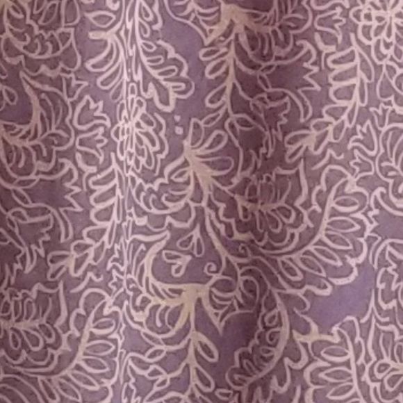 Banana Republic Sheer Violet Print Top 3/4 Sleeves and Banded Bottom Size Medium - Picture 14 of 15